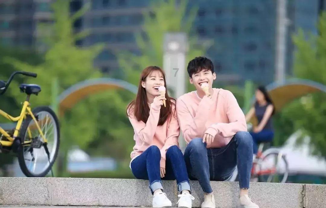 女孩说看我表现我怎么回啊？